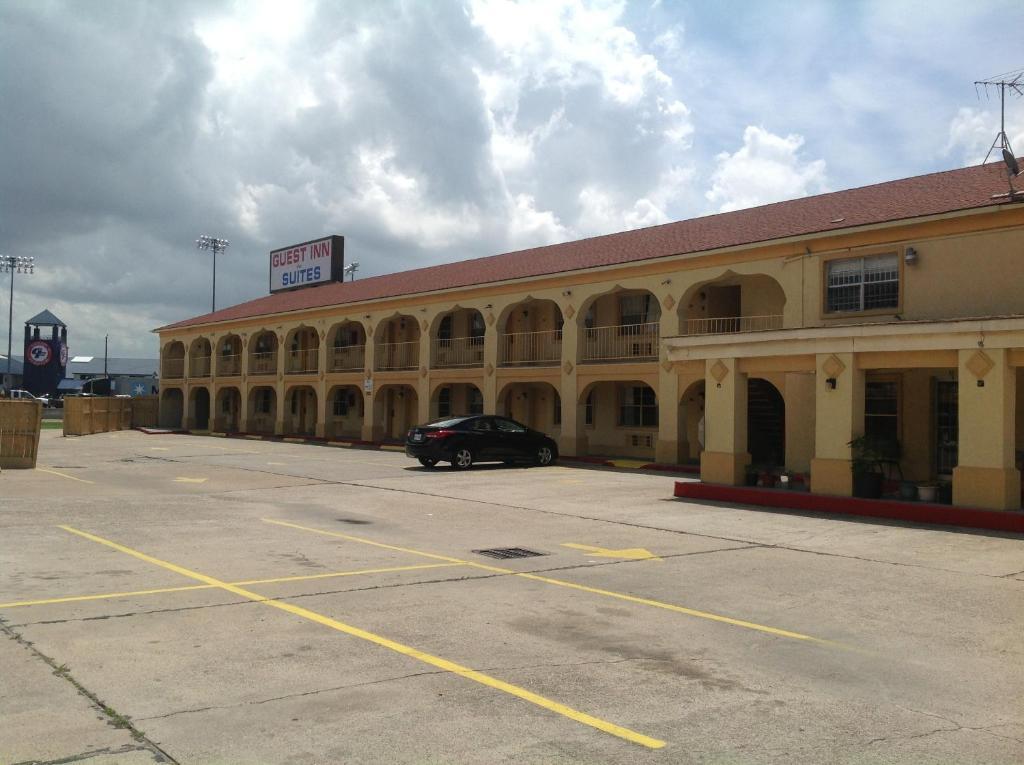 Guest Inn And Suites Houston Esterno foto