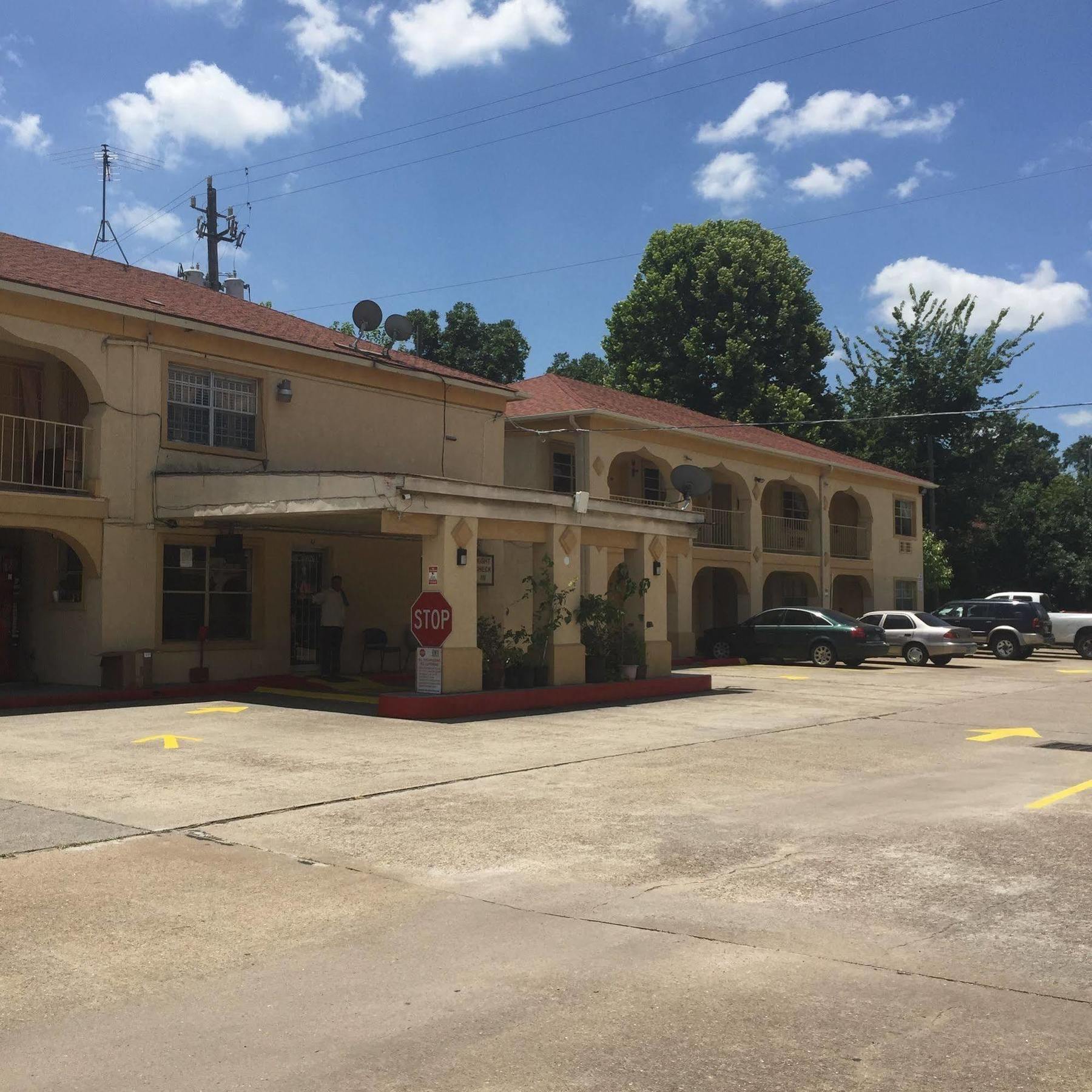 Guest Inn And Suites Houston Esterno foto