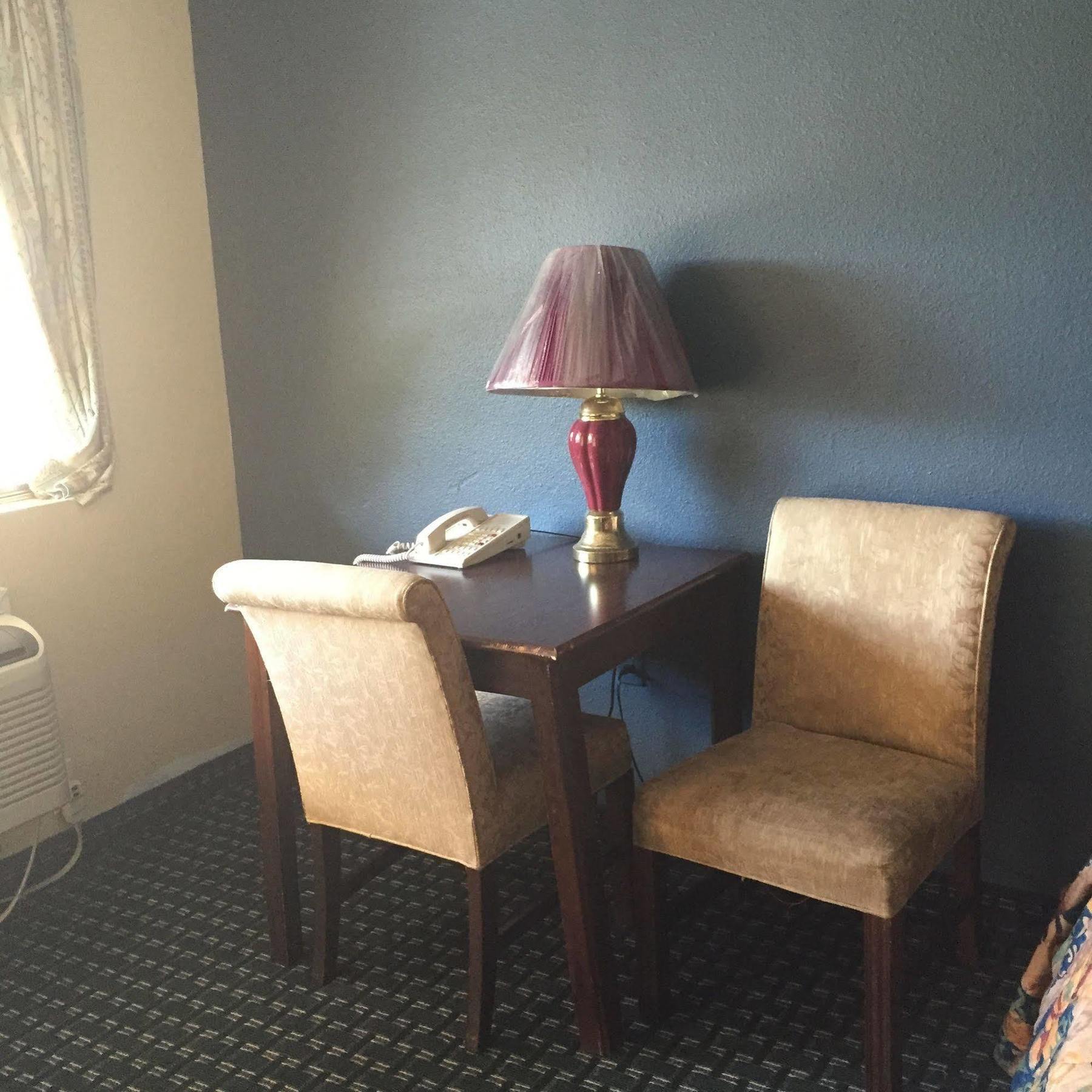 Guest Inn And Suites Houston Esterno foto