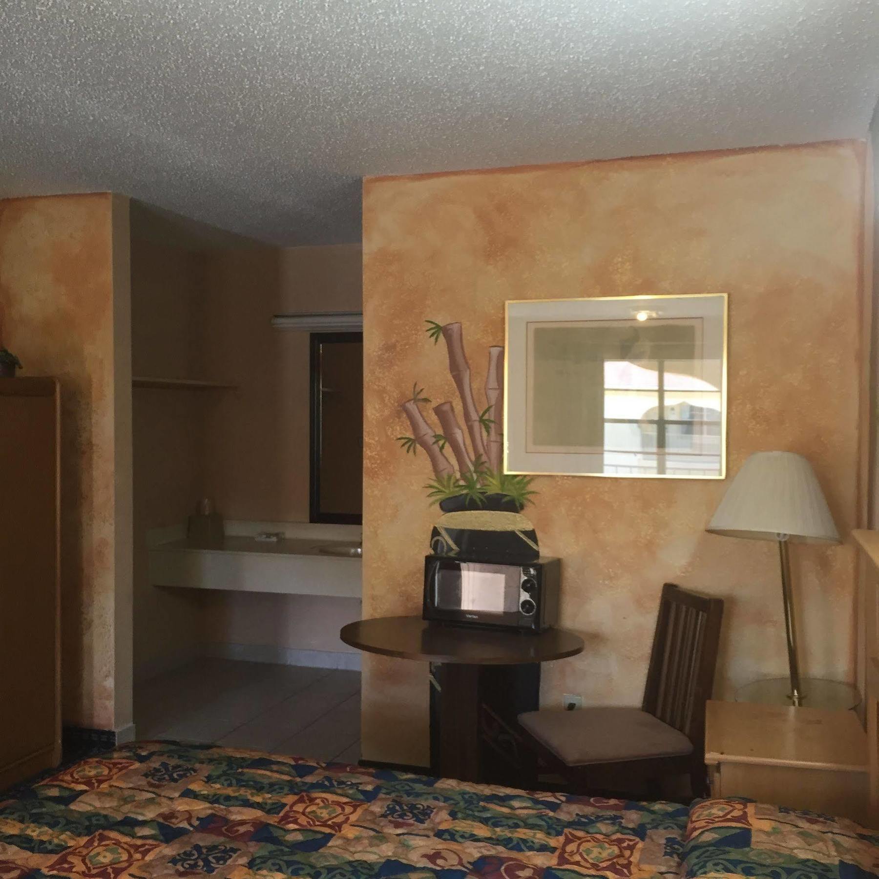 Guest Inn And Suites Houston Esterno foto